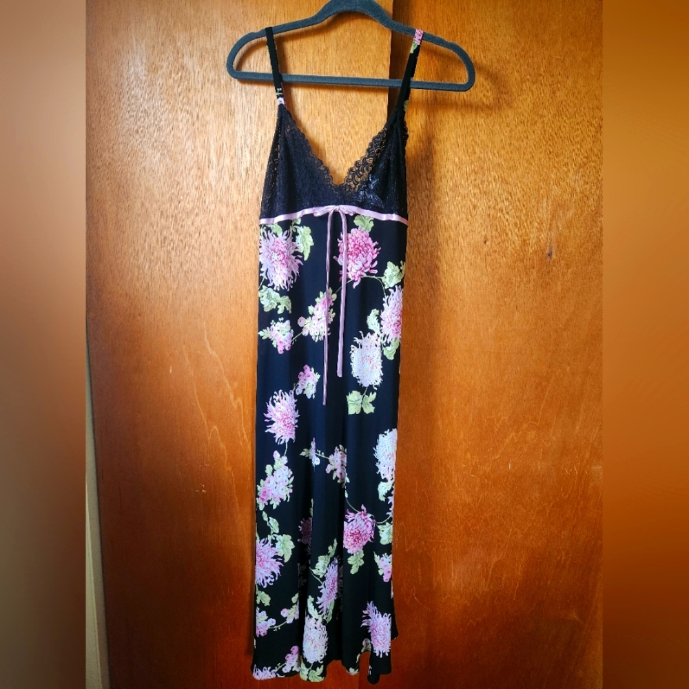 New Oscar de la Renta Black Floral Nightgown